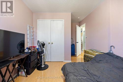 18 Amazon Court, Brampton, ON - Indoor Photo Showing Bedroom