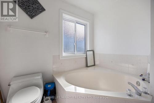 18 Amazon Court, Brampton, ON - Indoor Photo Showing Bathroom