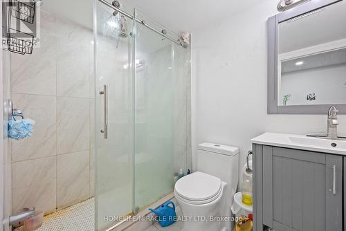 18 Amazon Court, Brampton, ON - Indoor Photo Showing Bathroom