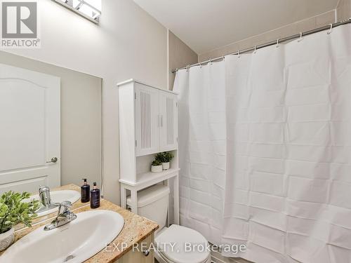 68 Winston Park Boulevard, Toronto, ON - Indoor Photo Showing Bathroom