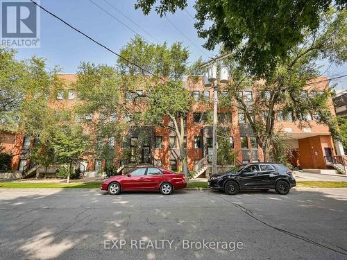 68 Winston Park Boulevard, Toronto, ON - Outdoor