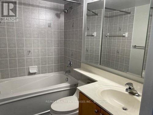 1001 - 1140 Parkwest Place, Mississauga, ON - Indoor Photo Showing Bathroom