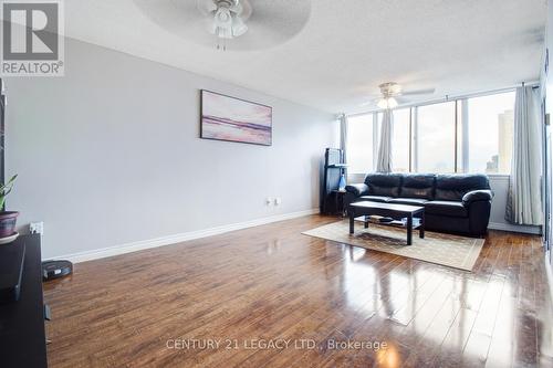 1410 - 10 Markbrook Lane, Toronto, ON - Indoor Photo Showing Living Room