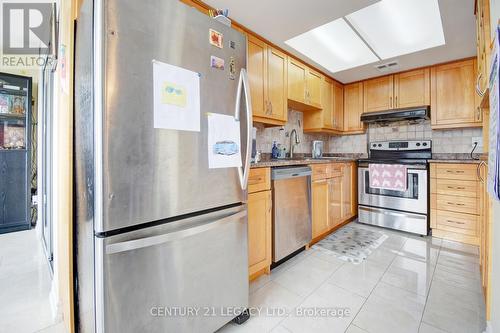 1410 - 10 Markbrook Lane, Toronto, ON - Indoor Photo Showing Kitchen