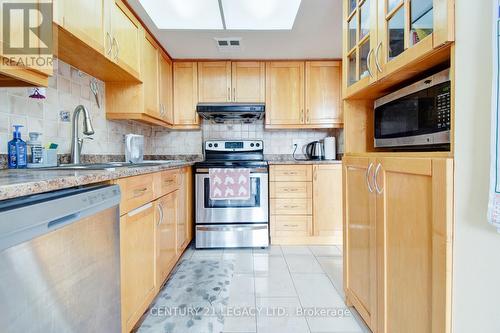 1410 - 10 Markbrook Lane, Toronto, ON - Indoor Photo Showing Kitchen