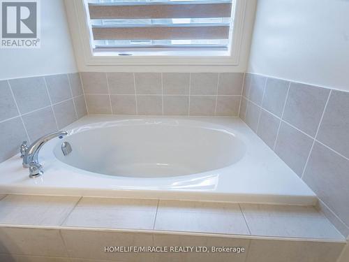 35 Sail Road, Brampton, ON - Indoor Photo Showing Bathroom