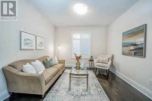 39 Lampman Crescent, Brampton, ON - Indoor Photo Showing Living Room