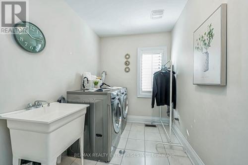 39 Lampman Crescent, Brampton, ON - Indoor Photo Showing Laundry Room