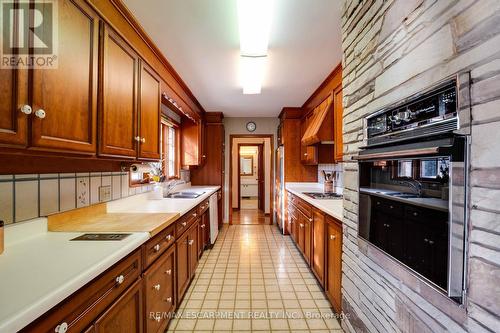 14 Horace Drive, Brant, ON - Indoor Photo Showing Kitchen With Double Sink