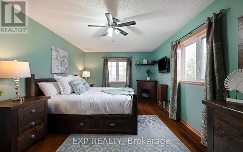 254304 9Th Line, Amaranth, ON - Indoor Photo Showing Bedroom