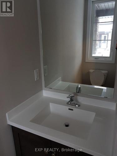 62 - 324 Equestrian Way, Cambridge, ON - Indoor Photo Showing Bathroom