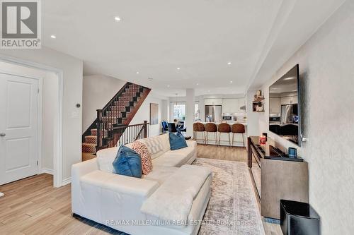 34 Mayland Trail, Hamilton, ON - Indoor Photo Showing Living Room