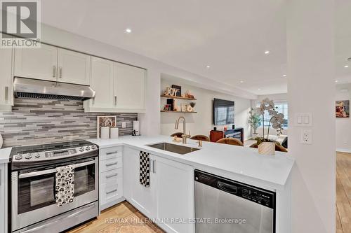 34 Mayland Trail, Hamilton, ON - Indoor Photo Showing Kitchen