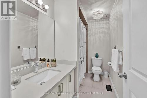 34 Mayland Trail, Hamilton, ON - Indoor Photo Showing Bathroom