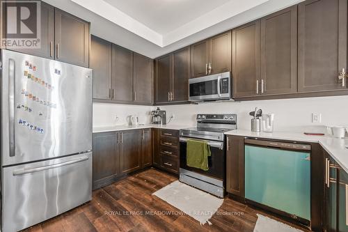 18 - 5000 Connor Drive, Lincoln, ON - Indoor Photo Showing Kitchen With Stainless Steel Kitchen