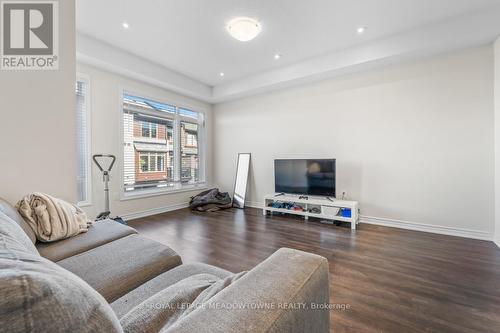 18 - 5000 Connor Drive, Lincoln, ON - Indoor Photo Showing Living Room