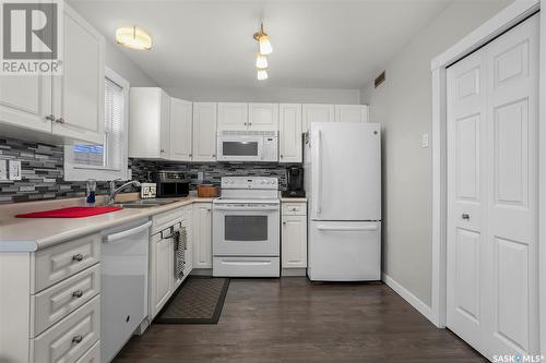 111 203 Herold Terrace, Saskatoon, SK - Indoor Photo Showing Kitchen With Double Sink