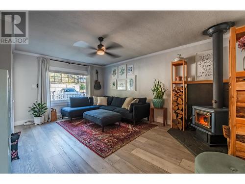 365 Townley Street, Penticton, BC - Indoor Photo Showing Living Room With Fireplace