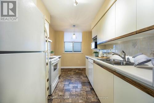 1109 - 44 Falby Court, Ajax (South East), ON - Indoor Photo Showing Kitchen With Double Sink