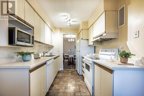 1109 - 44 Falby Court, Ajax (South East), ON - Indoor Photo Showing Kitchen