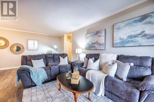 1109 - 44 Falby Court, Ajax (South East), ON - Indoor Photo Showing Living Room