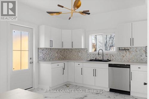 42 Highland Avenue, Belleville, ON - Indoor Photo Showing Kitchen