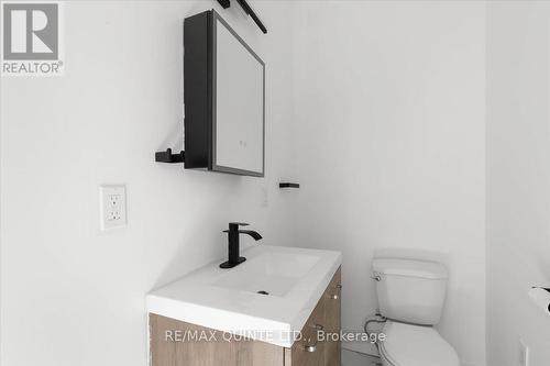 42 Highland Avenue, Belleville, ON - Indoor Photo Showing Bathroom