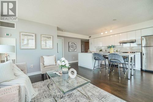 1002 - 15 Singer Court, Toronto, ON - Indoor Photo Showing Living Room