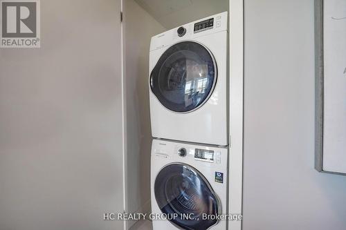 1002 - 15 Singer Court, Toronto, ON - Indoor Photo Showing Laundry Room