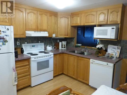 7582 Resort Road, Canim Lake, BC - Indoor Photo Showing Kitchen With Double Sink