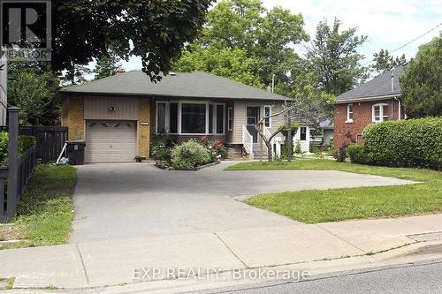 812 Kennedy Road, Toronto, ON - Outdoor With Facade