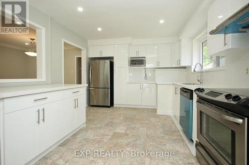 812 Kennedy Road, Toronto, ON - Indoor Photo Showing Kitchen With Stainless Steel Kitchen