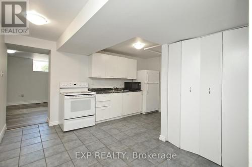 812 Kennedy Road, Toronto, ON - Indoor Photo Showing Kitchen With Double Sink