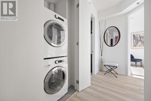 519 - 88 Colgate Avenue, Toronto, ON - Indoor Photo Showing Laundry Room