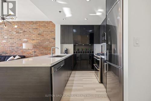 519 - 88 Colgate Avenue, Toronto, ON - Indoor Photo Showing Kitchen With Upgraded Kitchen