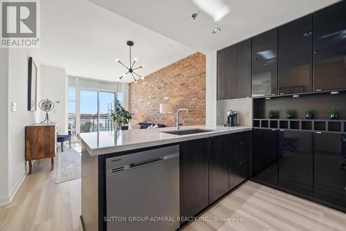 519 - 88 Colgate Avenue, Toronto, ON - Indoor Photo Showing Kitchen