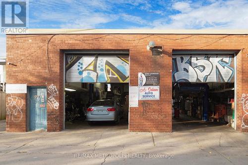 2789 Danforth Avenue, Toronto, ON 