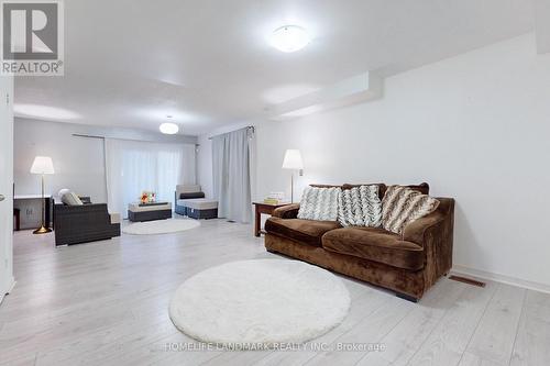 11 Marcus Court, Vaughan, ON - Indoor Photo Showing Living Room