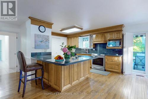 11 Marcus Court, Vaughan, ON - Indoor Photo Showing Kitchen