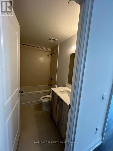 1511 - 20 Gatineau Drive, Vaughan, ON - Indoor Photo Showing Bathroom