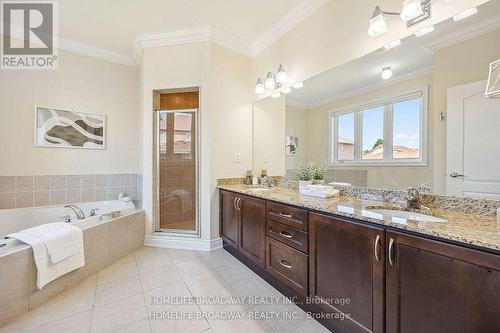 60 Marbrook Street, Richmond Hill, ON - Indoor Photo Showing Bathroom