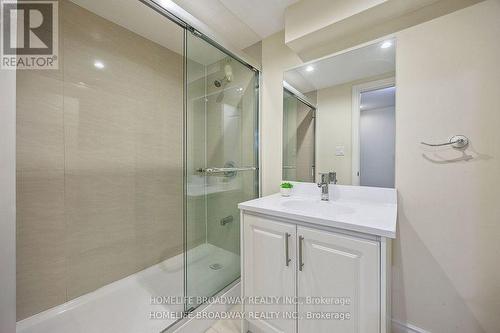 60 Marbrook Street, Richmond Hill, ON - Indoor Photo Showing Bathroom