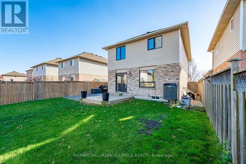 194 Thames Way, Hamilton, ON - Outdoor With Backyard With Exterior