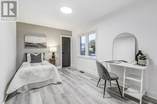 122 Kenilworth Avenue S, Hamilton, ON - Indoor Photo Showing Bedroom