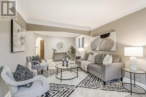 122 Kenilworth Avenue S, Hamilton, ON - Indoor Photo Showing Living Room