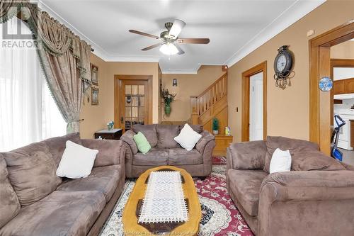 1407 Hall, Windsor, ON - Indoor Photo Showing Living Room