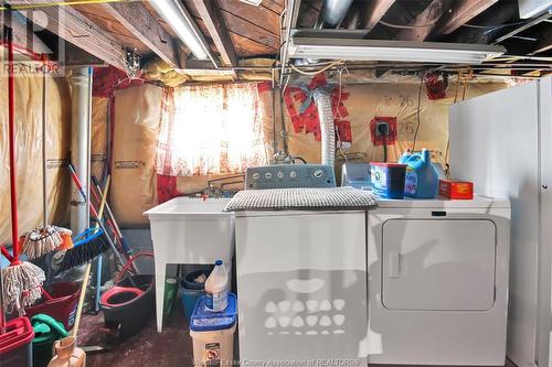 1407 Hall, Windsor, ON - Indoor Photo Showing Laundry Room