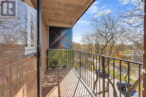 6612 Thornberry Unit# 201, Windsor, ON - Outdoor With Balcony With Exterior