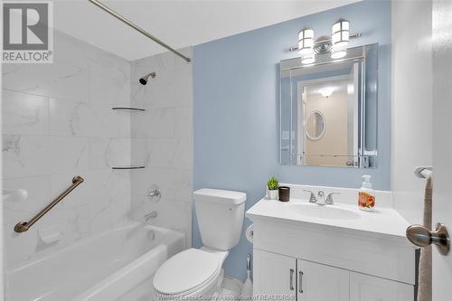 6612 Thornberry Unit# 201, Windsor, ON - Indoor Photo Showing Bathroom