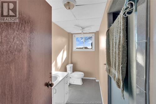 157 Fairview West, Essex, ON - Indoor Photo Showing Bathroom